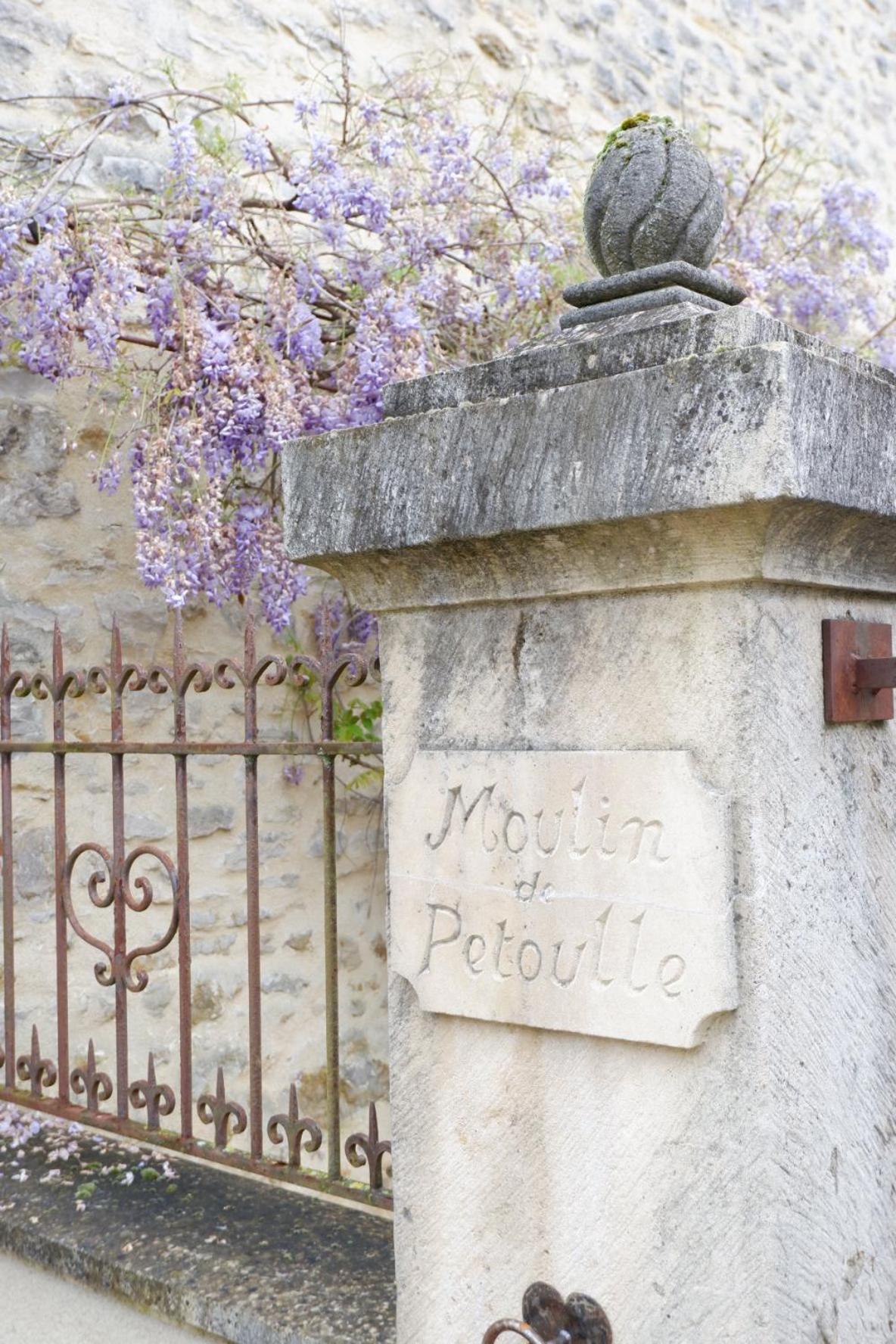 Charenton-du-Cher Moulin De Petoulle酒店 外观 照片